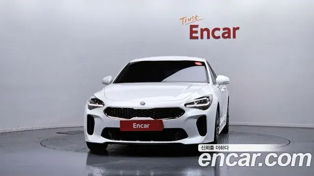 Kia Stinger 2018 — Фото 3/20