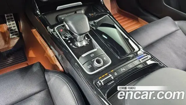 Kia Stinger 2018 — Фото 9/20