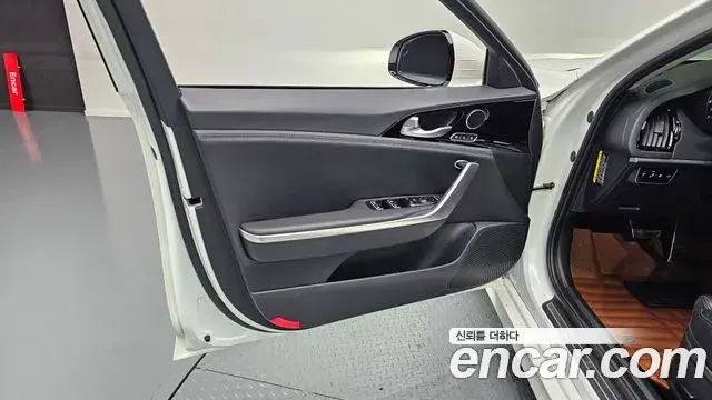 Kia Stinger 2018 — Photo 27/30
