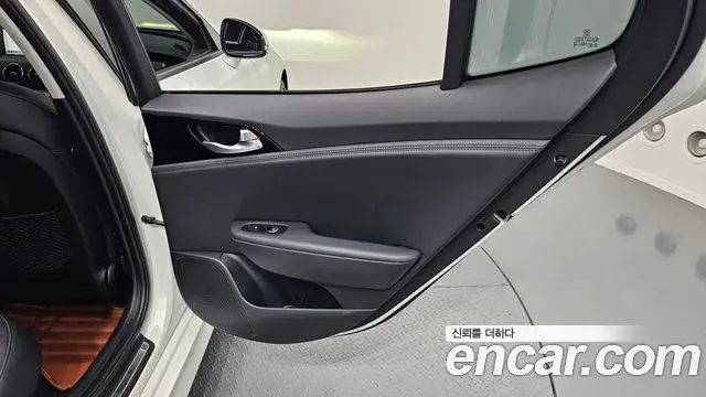 Kia Stinger 2018 — Photo 1/30