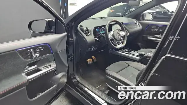 Mercedes-Benz GLA-Class 2022 — Фото 10/20
