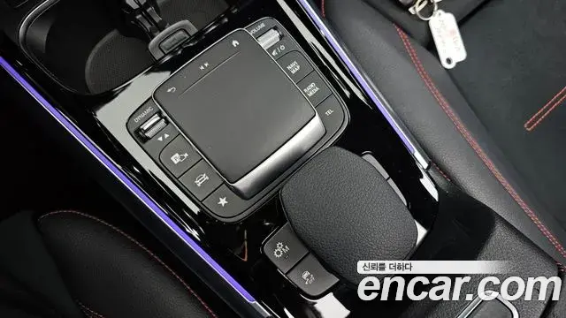 Mercedes-Benz GLA-Class 2022 — Фото 17/20