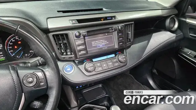 Toyota RAV4 2018 — Фото 14/20