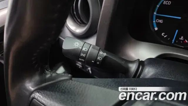 Toyota RAV4 2018 — Фото 19/20