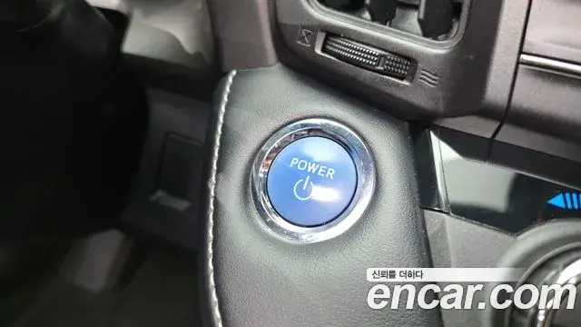 Toyota RAV4 2018 — ფოტო 5/31