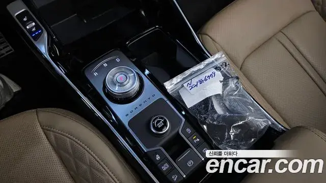 Kia Sorento 2024 — Photo 1/37
