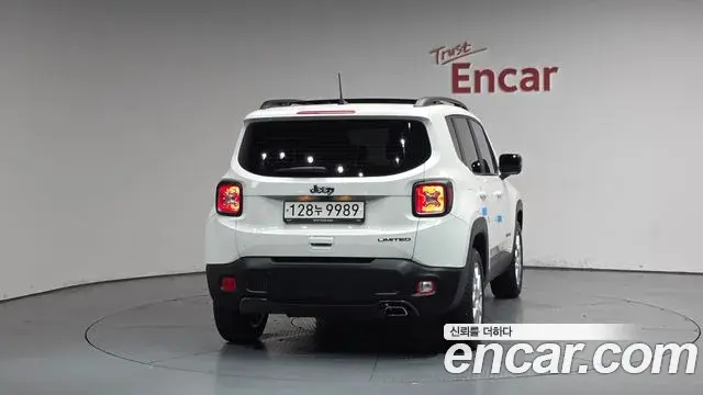 Jeep Renegade 2021 — Şəkil 12/30