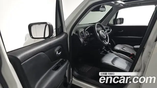 Jeep Renegade 2021 — Şəkil 25/30