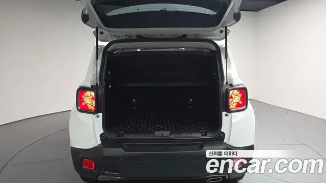 Jeep Renegade 2021 — Şəkil 22/30