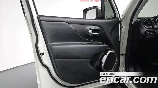 Jeep Renegade 2021 — Şəkil 29/30