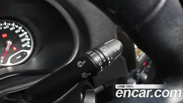 Jeep Renegade 2021 — Şəkil 13/30