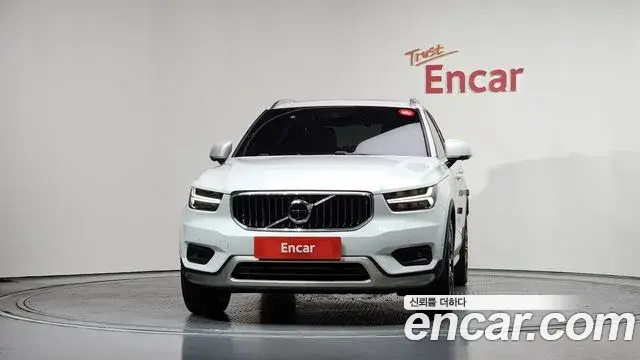 Volvo XC40 2021 — Photo 31/34