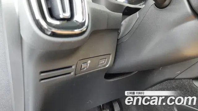 Volvo XC40 2021 — Photo 19/34