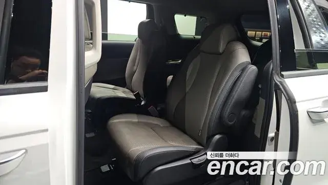 Kia Carnival 2024 — Şəkil 14/20