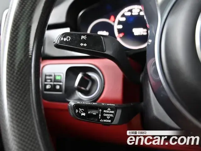 Porsche Cayenne 2019 — ფოტო 8/20