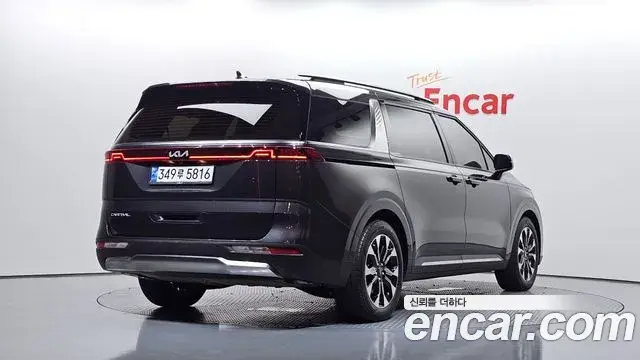 Kia Carnival 2023 — Фото 2/20