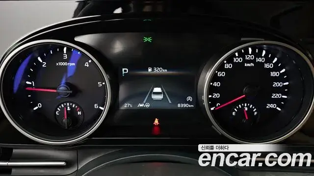 Kia Carnival 2023 — Фото 8/20