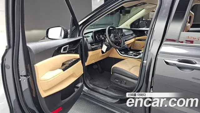Kia Carnival 2023 — Фото 10/20