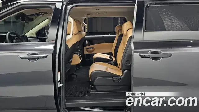 Kia Carnival 2023 — Фото 12/20