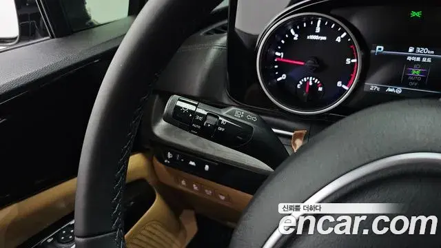 Kia Carnival 2023 — Фото 19/20