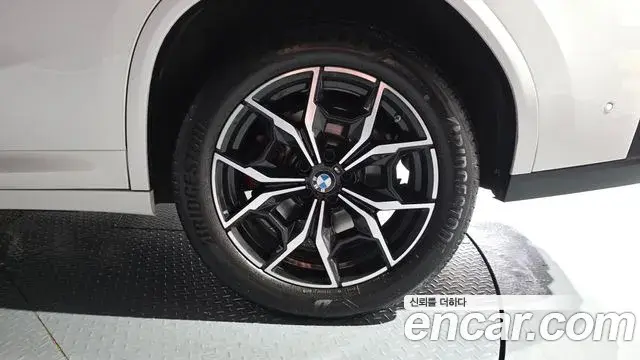 BMW X4 2022 — ფოტო 20/36