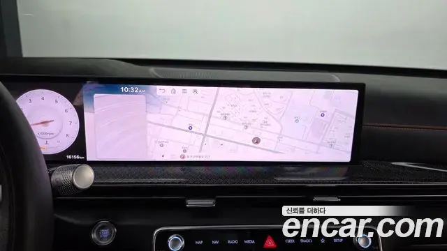 Genesis GV80 Coupe 2024 — Фото 14/20