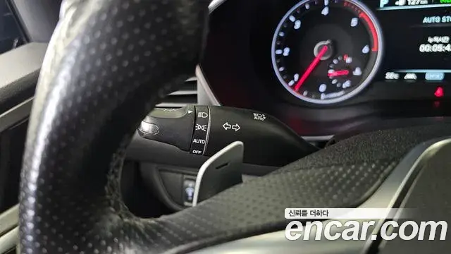 Genesis G70 2018 — ფოტო 18/33