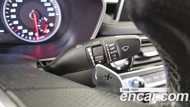 Genesis G70 2018 — ფოტო 29/33