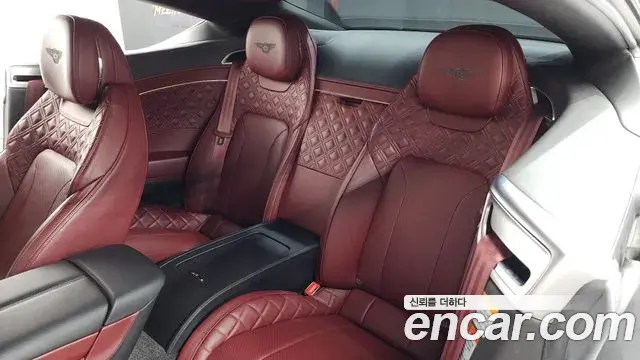 Bentley Continental GT 2020 — Photo 10/36