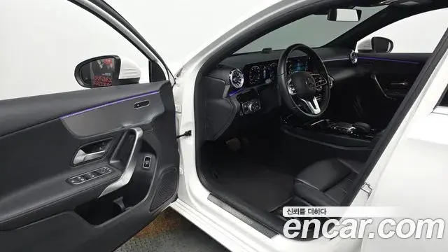 Mercedes-Benz A-Class 2022 — ფოტო 8/30