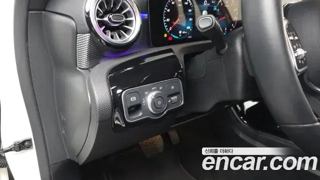 Mercedes-Benz A-Class 2022 — ფოტო 25/30