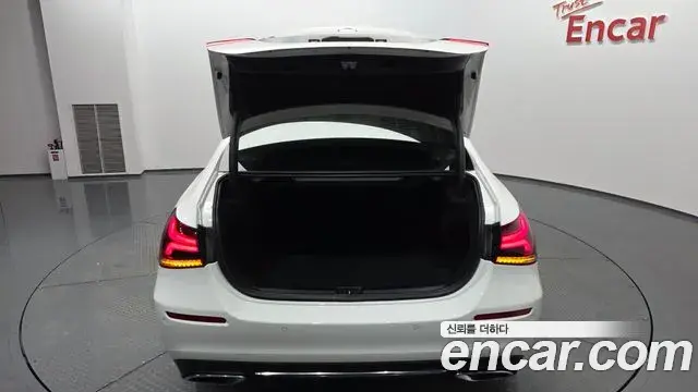 Mercedes-Benz A-Class 2022 — ფოტო 27/30
