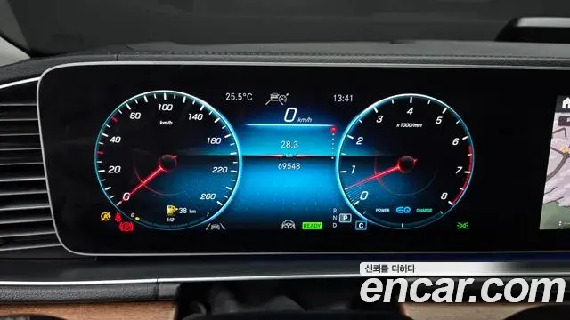 Mercedes-Benz GLE-Class 2021 — Şəkil 18/34