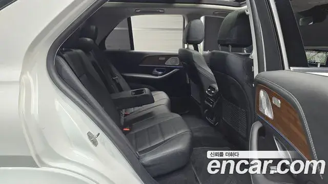 Mercedes-Benz GLE-Class 2021 — Şəkil 31/34