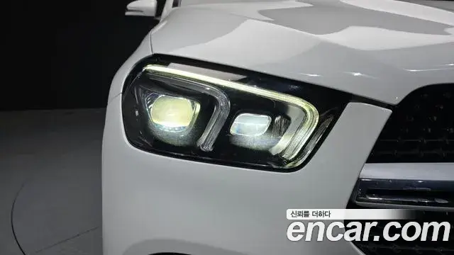 Mercedes-Benz GLE-Class 2021 — Şəkil 1/34