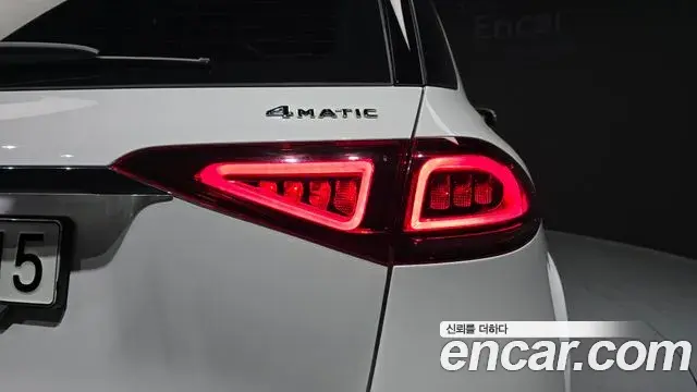 Mercedes-Benz GLE-Class 2021 — Şəkil 34/34