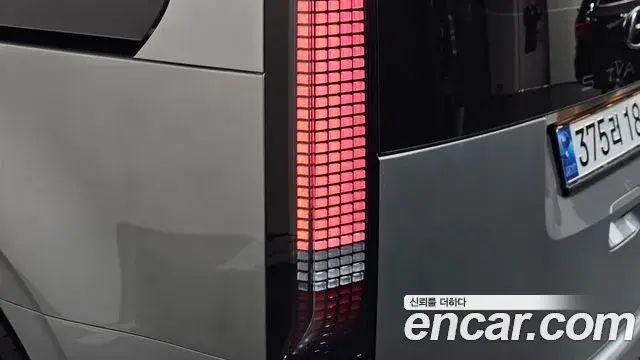 Hyundai Staria 2023 — Photo 21/33