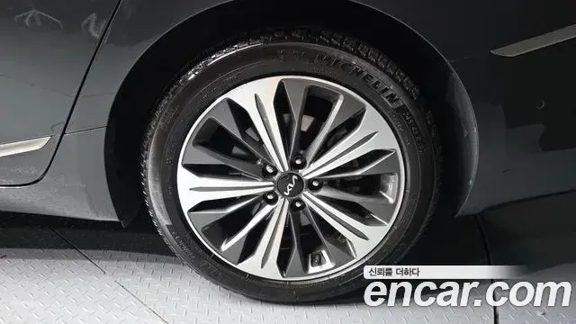 Kia K8 2023 — Photo 1/32