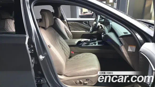 Kia K8 2023 — Photo 10/32