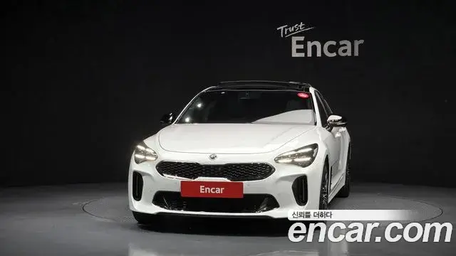 Kia Stinger 2020 — Фото 3/20