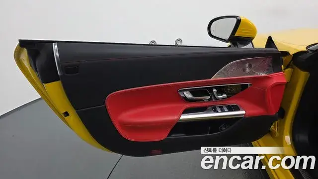 Mercedes-Benz SL-Class 2023 — Photo 11/33