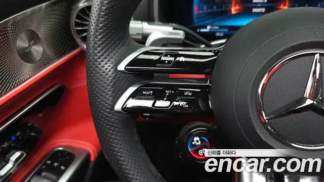 Mercedes-Benz SL-Class 2023 — Photo 27/33