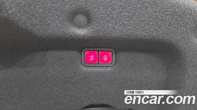 Mercedes-Benz SL-Class 2023 — Photo 30/33