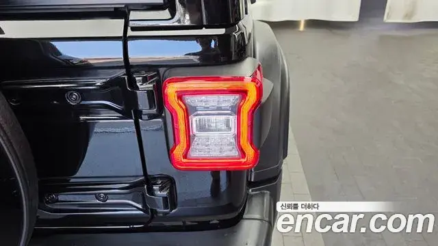 Jeep Wrangler 2021 — Photo 29/30