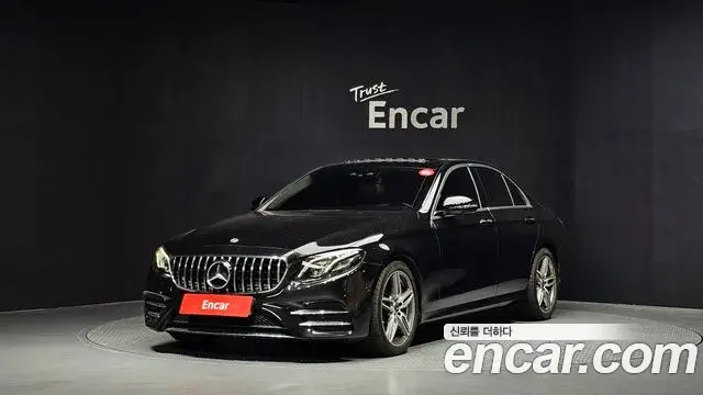 Mercedes-Benz E-Class 2019 — Фото 1/20
