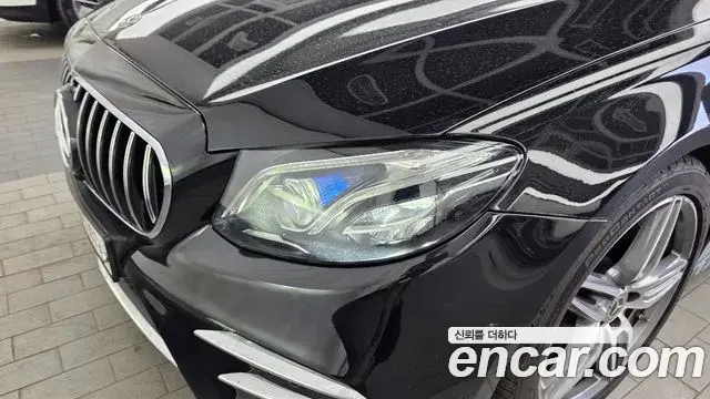Mercedes-Benz E-Class 2019 — Photo 33/33