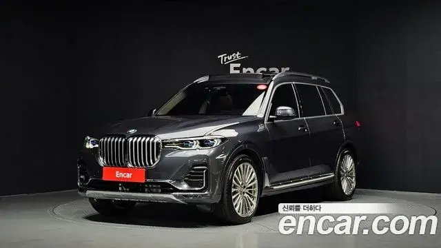 BMW X7 2022 — Фото 1/20