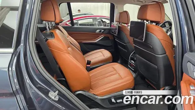 BMW X7 2022 — Фото 12/20