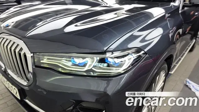 BMW X7 2022 — ფოტო 19/33