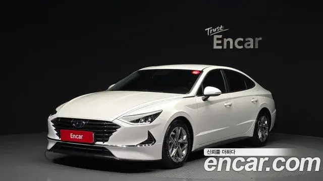 Hyundai Sonata 2019 — Фото 1/20
